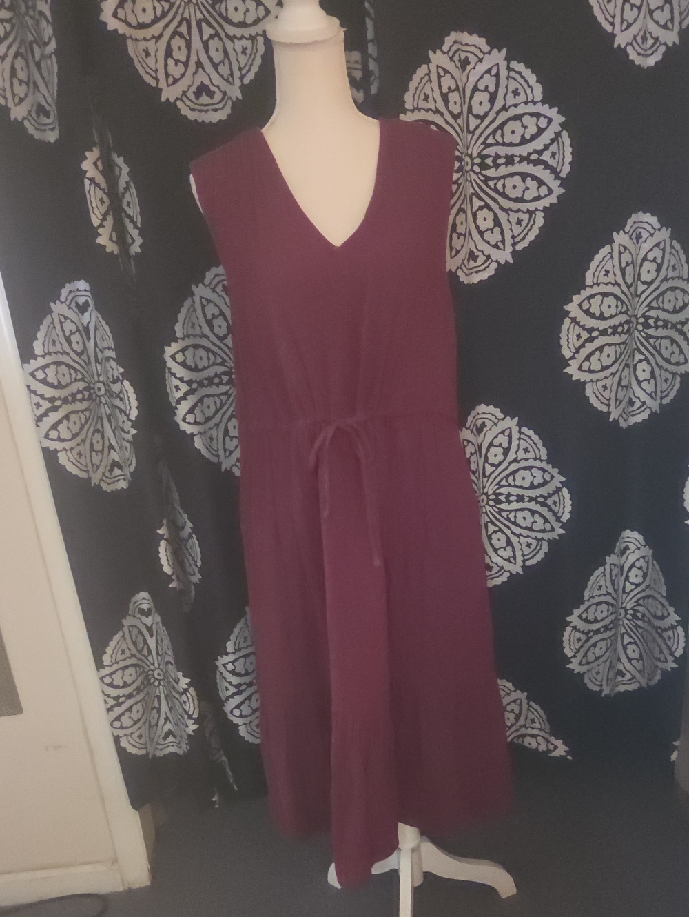 Time and Tru Sleeveless V-Neck Midi Dress in Plum